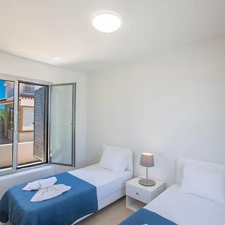 You Will Love This Luxury 3 Bedroom Holiday In With Private Pool 1703 Vila