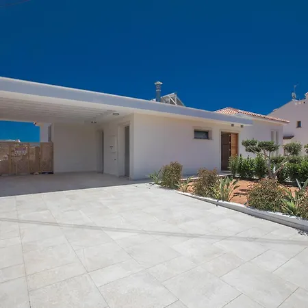 You Will Love This Luxury 3 Bedroom Holiday In With Private Pool 1703 Vila